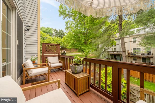 8226 MAPLE RIDGE AVE, Springfield, VA 22153