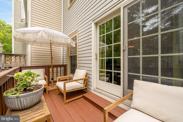 8226 MAPLE RIDGE AVE, Springfield, VA 22153