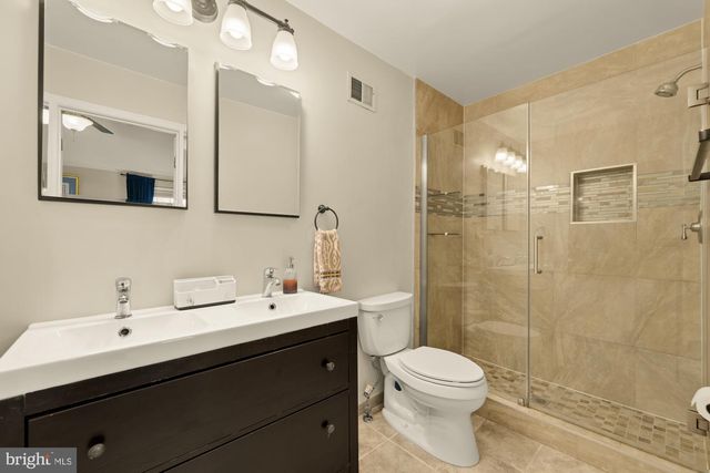 8226 MAPLE RIDGE AVE, Springfield, VA 22153