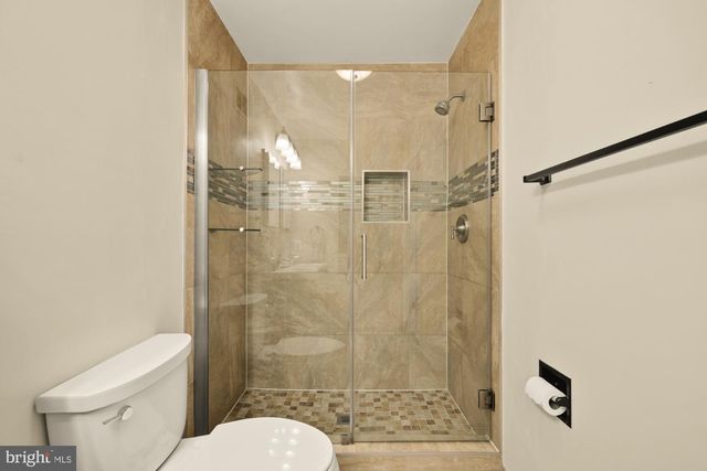 8226 MAPLE RIDGE AVE, Springfield, VA 22153