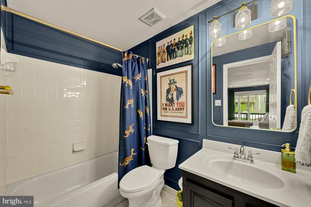 8226 MAPLE RIDGE AVE, Springfield, VA 22153
