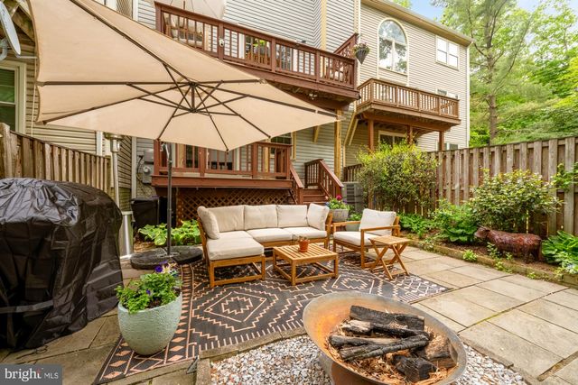 8226 MAPLE RIDGE AVE, Springfield, VA 22153