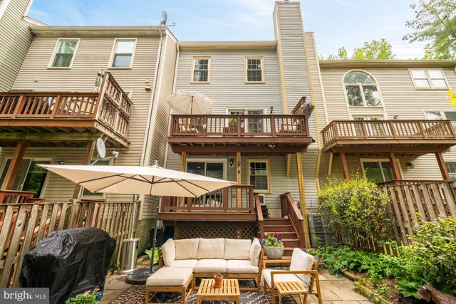 8226 MAPLE RIDGE AVE, Springfield, VA 22153