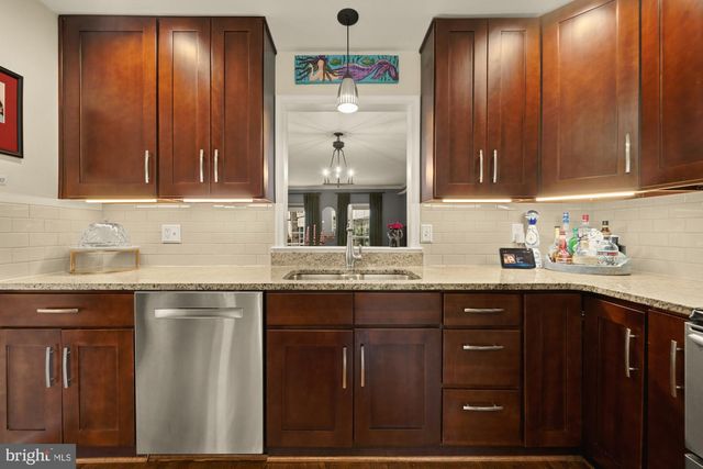 8226 MAPLE RIDGE AVE, Springfield, VA 22153
