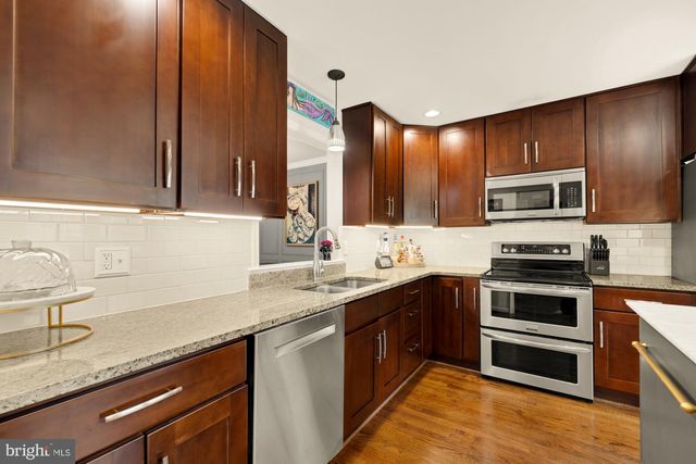 8226 MAPLE RIDGE AVE, Springfield, VA 22153