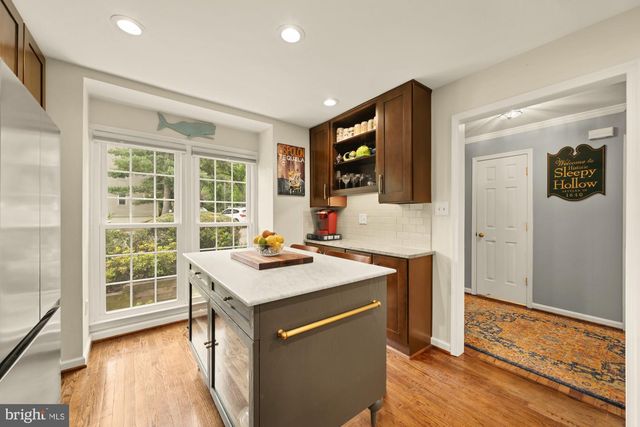 8226 MAPLE RIDGE AVE, Springfield, VA 22153