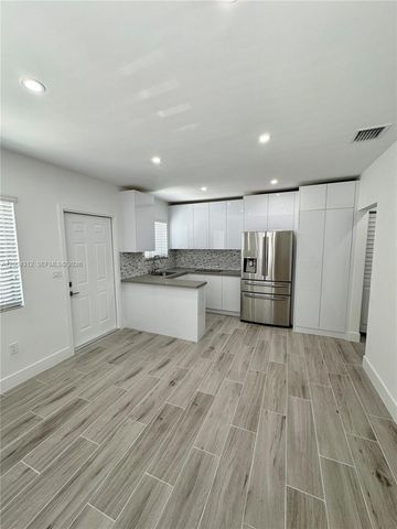 551 SW 57th Ave 1, Miami, FL 33144