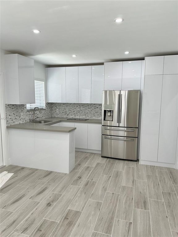 551 SW 57th Ave 1, Miami, FL 33144