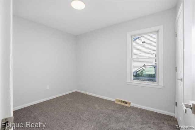 497 Montana Avenue, Pontiac, MI 48341