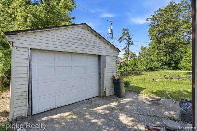 497 Montana Avenue, Pontiac, MI 48341