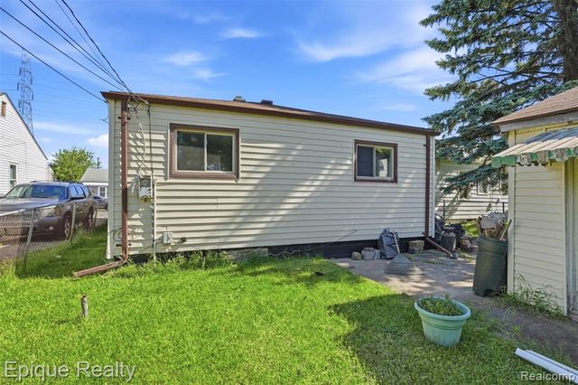 497 Montana Avenue, Pontiac, MI 48341
