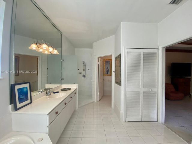 656 NW 129th Pl, Miami, FL 33182