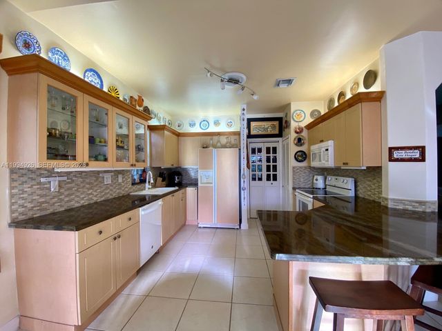 656 NW 129th Pl, Miami, FL 33182