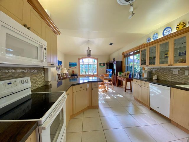 656 NW 129th Pl, Miami, FL 33182
