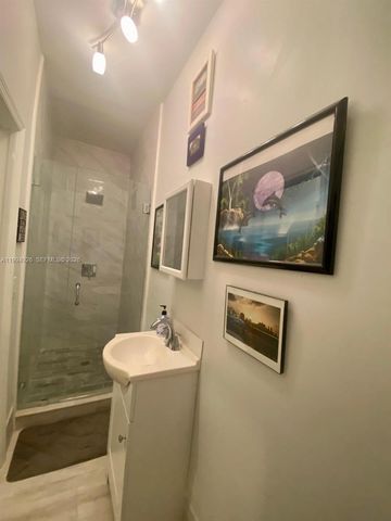 656 NW 129th Pl, Miami, FL 33182