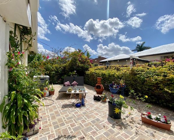 656 NW 129th Pl, Miami, FL 33182