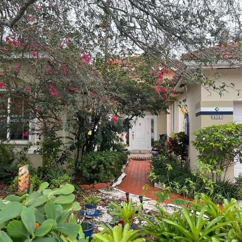 656 NW 129th Pl, Miami, FL 33182