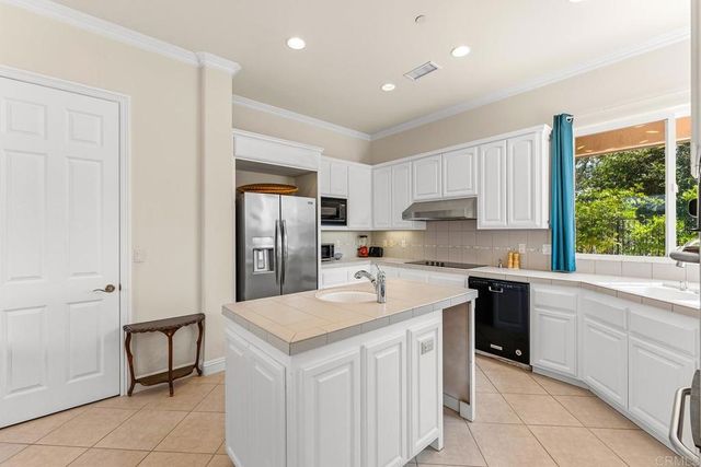 2557 Live Oak Park Rd, Fallbrook, CA 92028