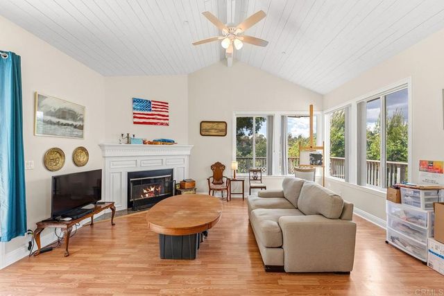 2557 Live Oak Park Rd, Fallbrook, CA 92028