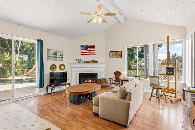 2557 Live Oak Park Rd, Fallbrook, CA 92028