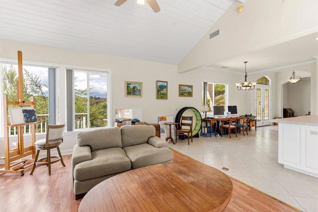 2557 Live Oak Park Rd, Fallbrook, CA 92028