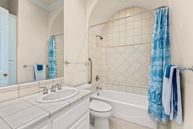 2557 Live Oak Park Rd, Fallbrook, CA 92028