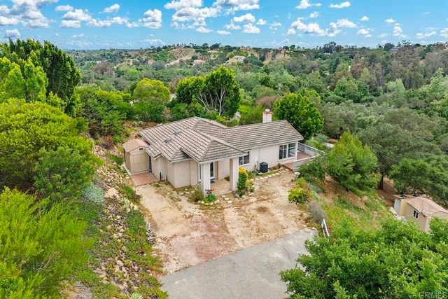 2557 Live Oak Park Rd, Fallbrook, CA 92028