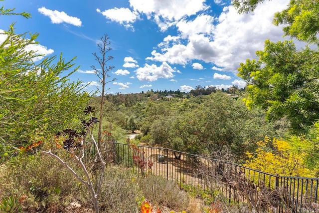 2557 Live Oak Park Rd, Fallbrook, CA 92028