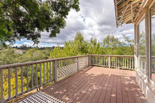 2557 Live Oak Park Rd, Fallbrook, CA 92028
