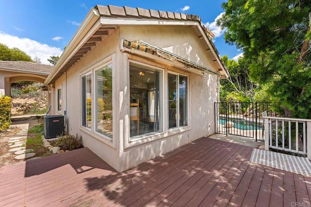 2557 Live Oak Park Rd, Fallbrook, CA 92028
