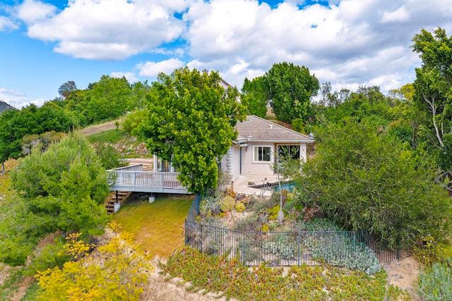 2557 Live Oak Park Rd, Fallbrook, CA 92028