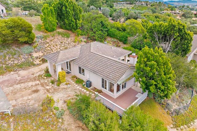 2557 Live Oak Park Rd, Fallbrook, CA 92028