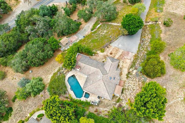 2557 Live Oak Park Rd, Fallbrook, CA 92028