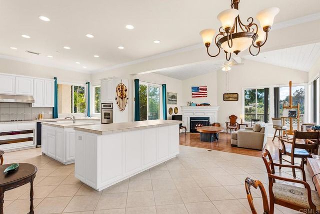 2557 Live Oak Park Rd, Fallbrook, CA 92028