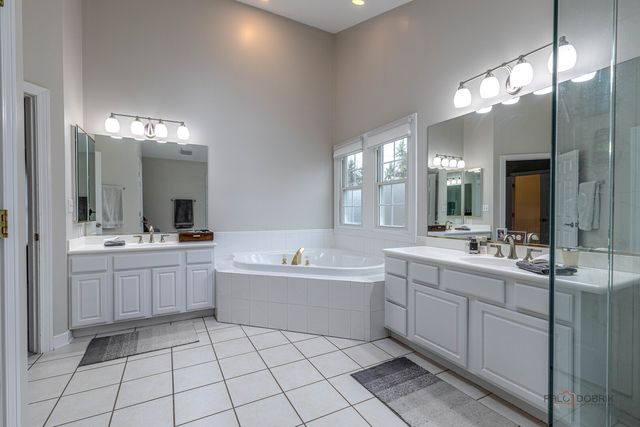 1800 Darnell Street, Libertyville, IL 60048