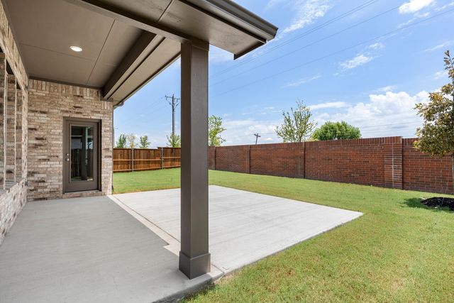 805 Trinity Street, Van Alstyne, TX 75495