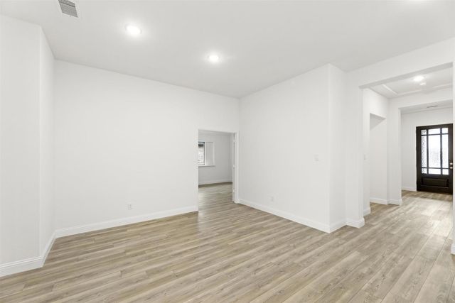 805 Trinity Street, Van Alstyne, TX 75495
