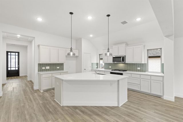 805 Trinity Street, Van Alstyne, TX 75495