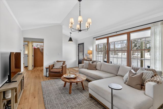 70070 2nd Avenue, South Haven, MI 49090