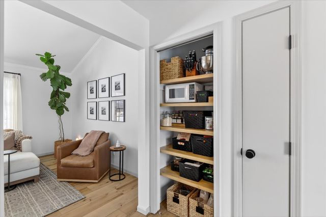 70070 2nd Avenue, South Haven, MI 49090