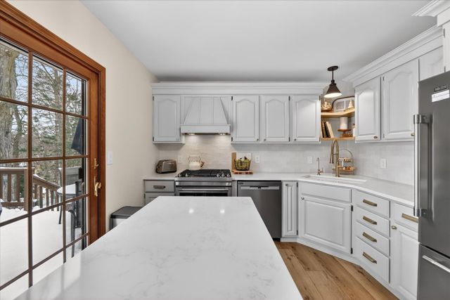 70070 2nd Avenue, South Haven, MI 49090