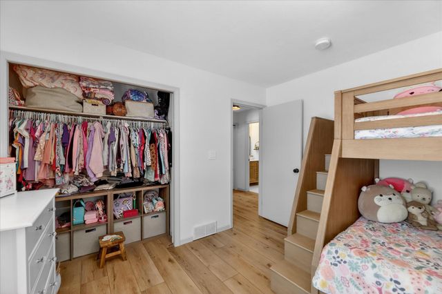 70070 2nd Avenue, South Haven, MI 49090