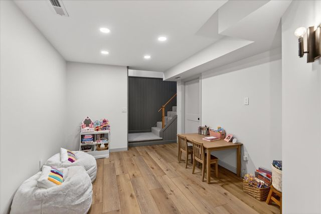 70070 2nd Avenue, South Haven, MI 49090