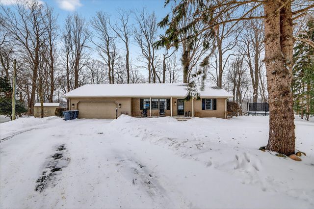 70070 2nd Avenue, South Haven, MI 49090
