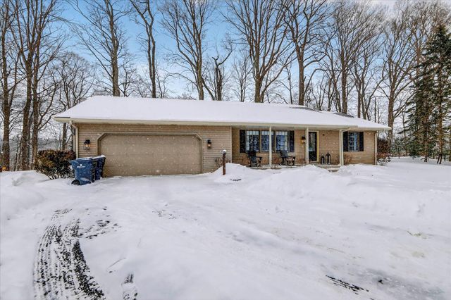 70070 2nd Avenue, South Haven, MI 49090