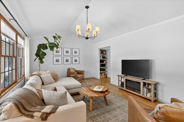 70070 2nd Avenue, South Haven, MI 49090