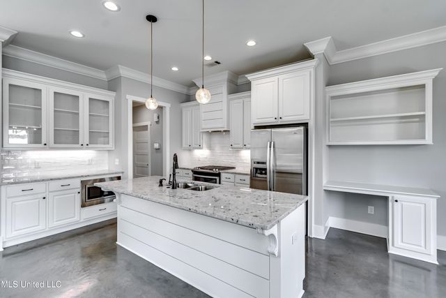 810 Emmas Way, Brandon, MS 39042