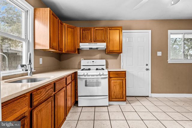 811 N NEW ST, Clayton, NJ 08312