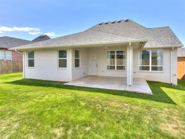 3701 Chapel Hill Row, Edmond, OK 73034