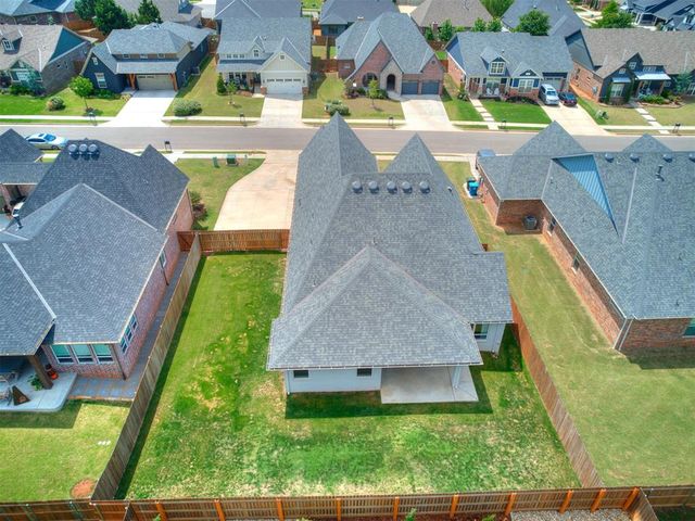 3701 Chapel Hill Row, Edmond, OK 73034
